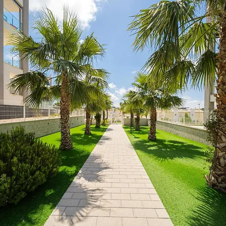 Valentino * Dehesa de Campoamor (Orihuela Costa)