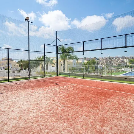 Valentino * Dehesa de Campoamor (Orihuela Costa)