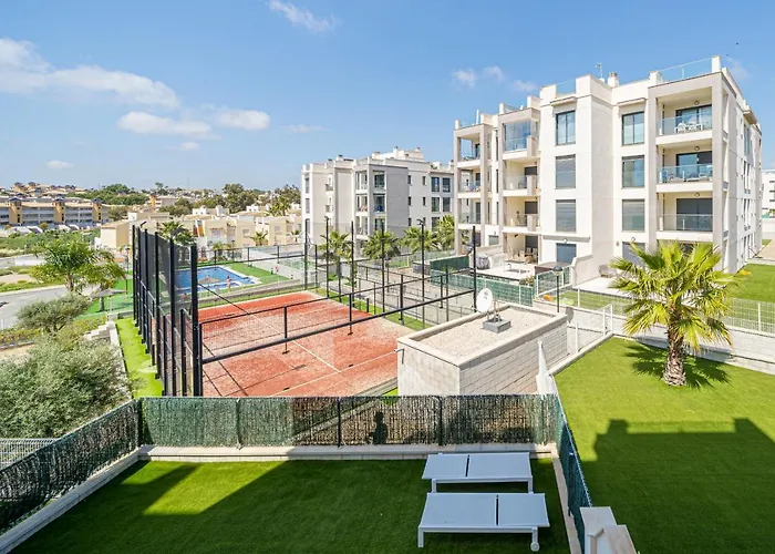 Valentino * Dehesa de Campoamor (Orihuela Costa)
